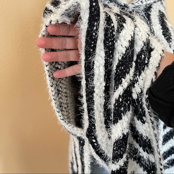 Modena hoodie, poncho, cardigan,cape ,sweater one size - Picture 5 of 12